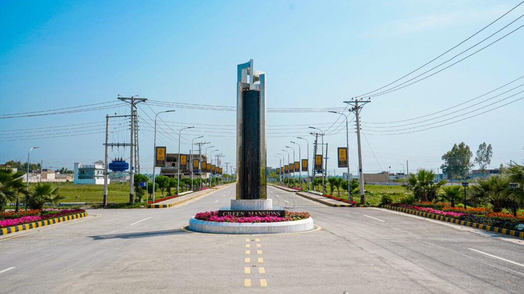 The monument on the main boulevard